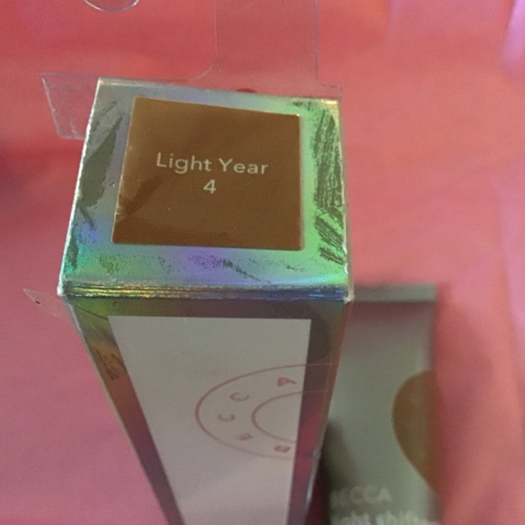 COPY - Becca Light Shifter Dewing Tint Light Year 4 - Picture 2 of 2